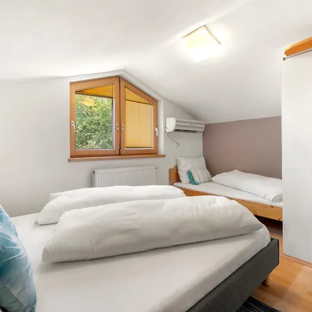 Burgblick Landskron Apartamento Villach